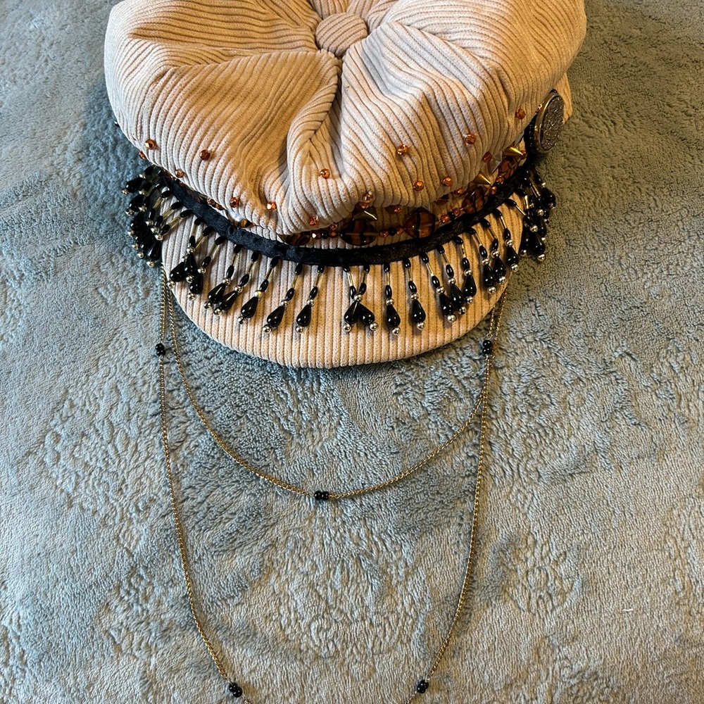 Beaded corduroy newsboy hat - Picture 2 of 6